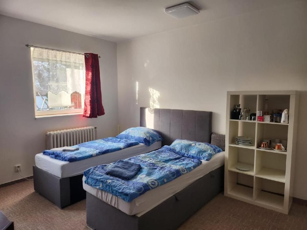Homestay U Hanky Zdiby ภายนอก รูปภาพ