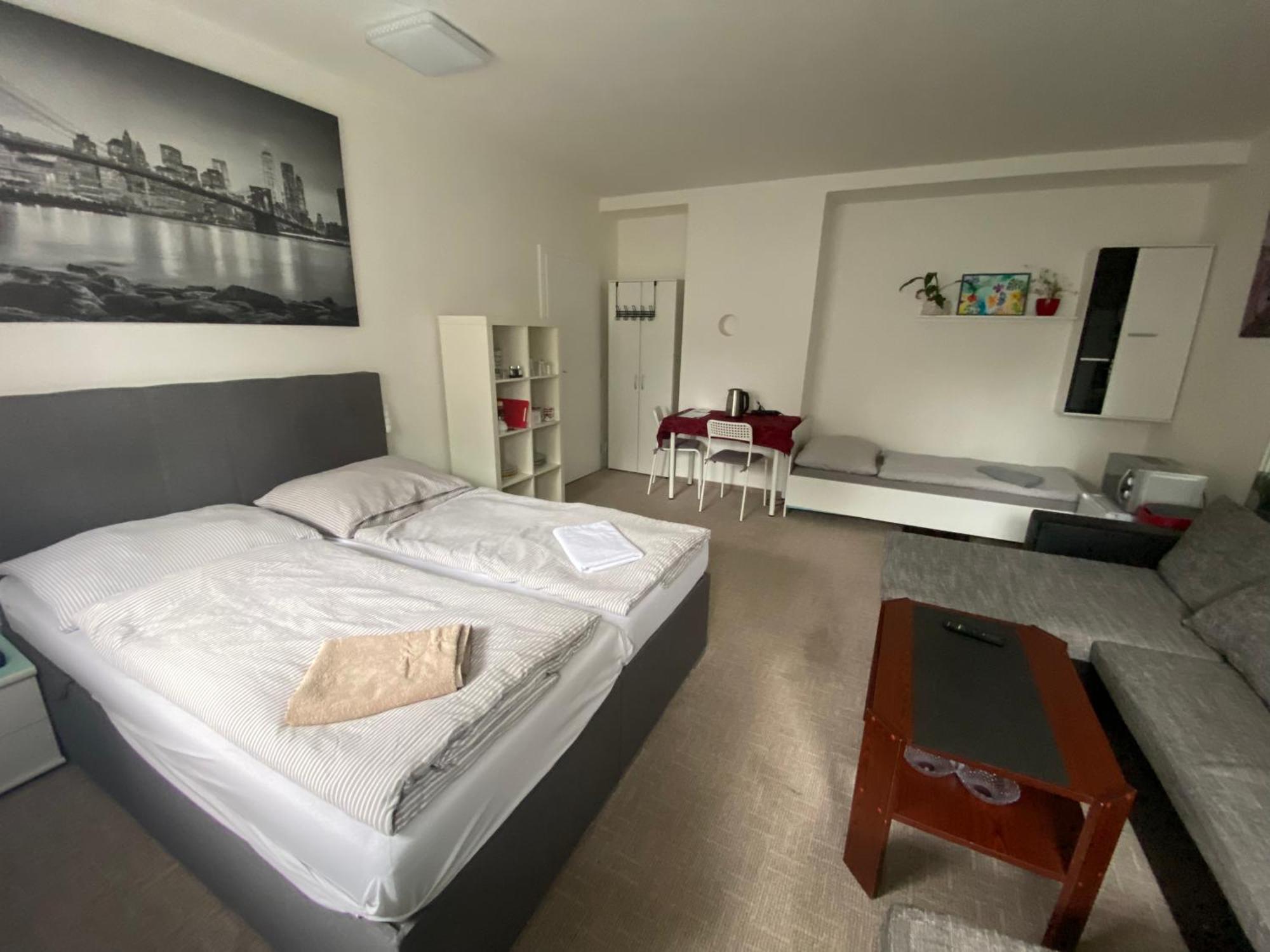 Homestay U Hanky Zdiby ภายนอก รูปภาพ