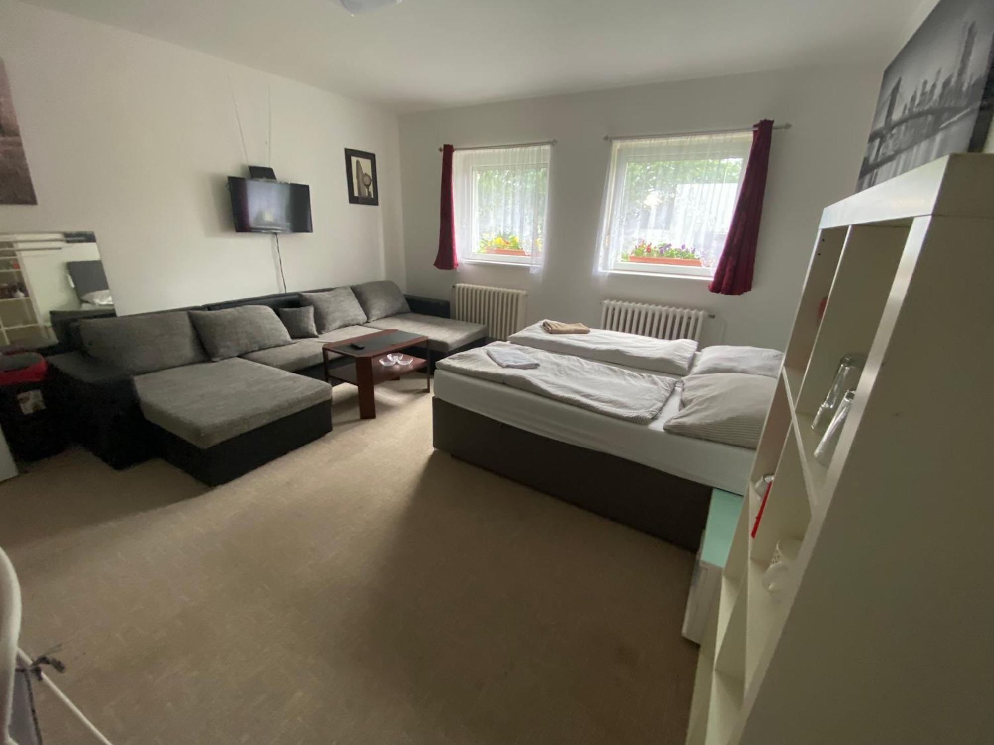 Homestay U Hanky Zdiby ภายนอก รูปภาพ